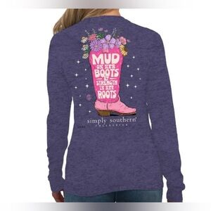 ✨NWT Simply Southern “Mud on her boots & strength in her roots” Long Sleeve✨